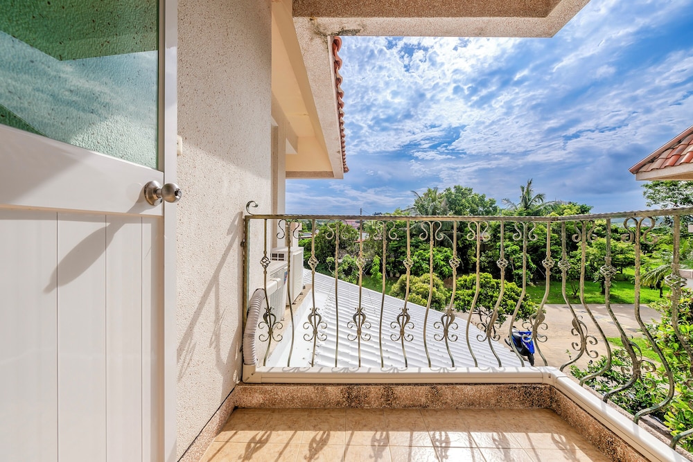 Double Room With Balcony - Photo 11