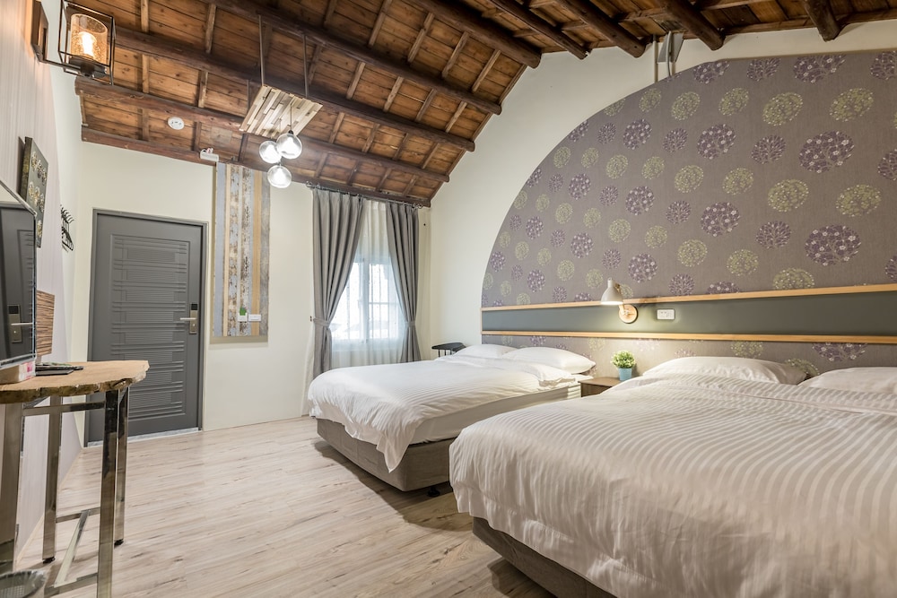 Gallery Quadruple Room, 2 Double Beds, Non Smoking photo 2