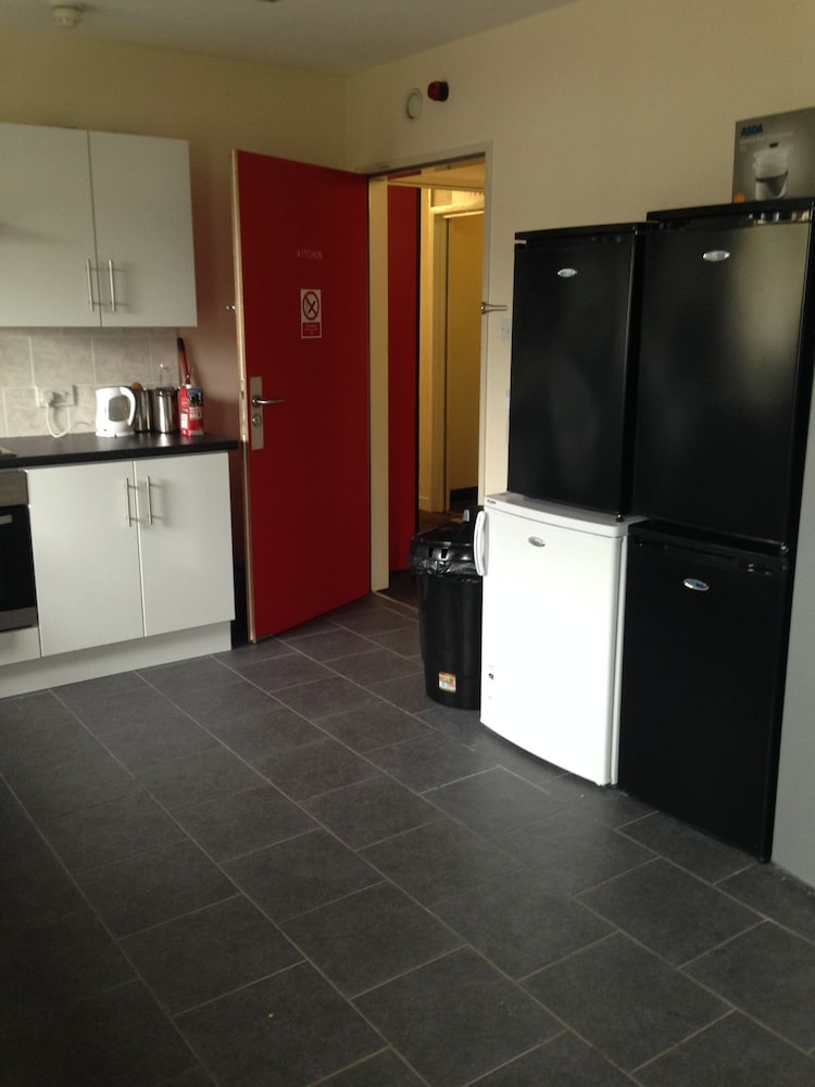 Basic Triple Room, 1 Bedroom (Shared) photo 3
