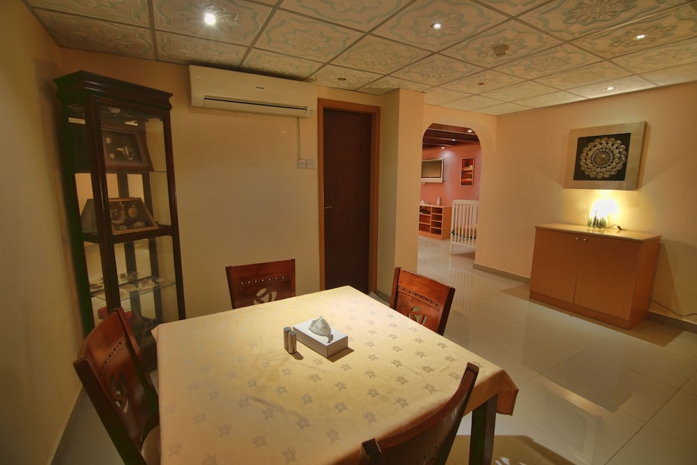 Suite - Photo 7