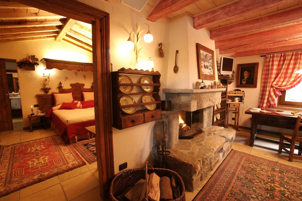 Deluxe Chalet photo 1