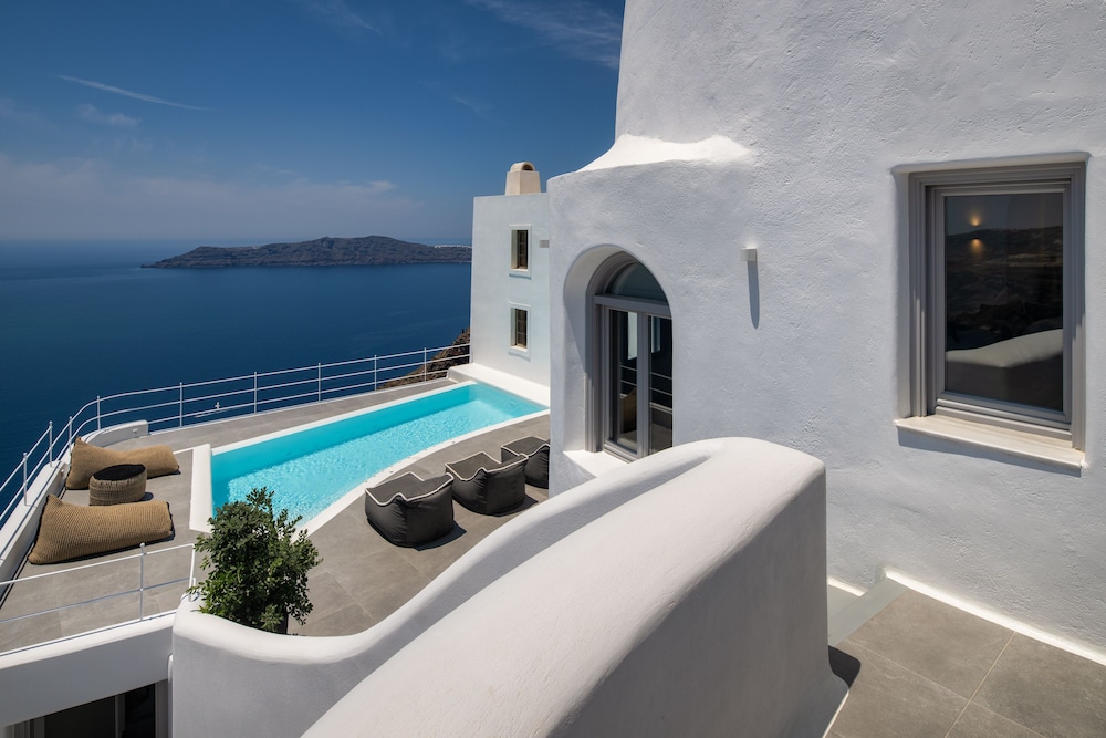 Grand Suite with private pool - Photo 14