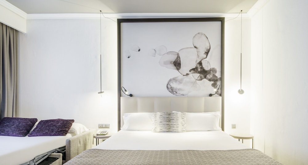Premium Triple Room - Photo 1