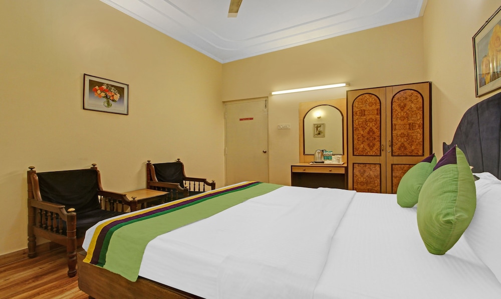 Standard Double Room - Photo 11