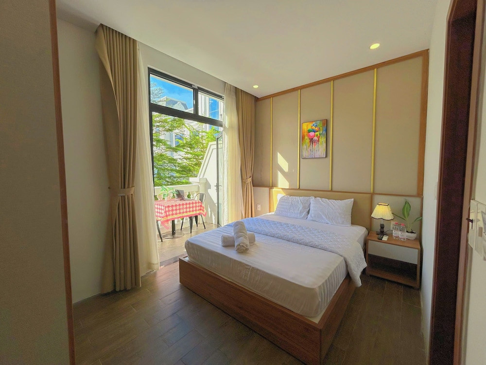 Deluxe Room, City View