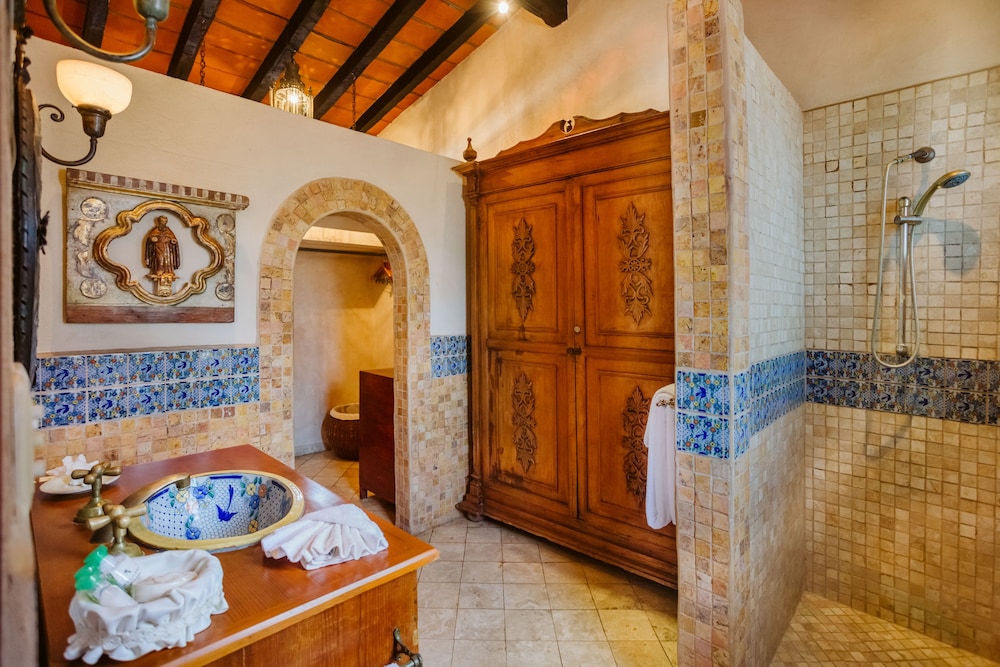 Royal Suite Celestial, 1 Queen Bed, Terrace, Bay View, photo 6