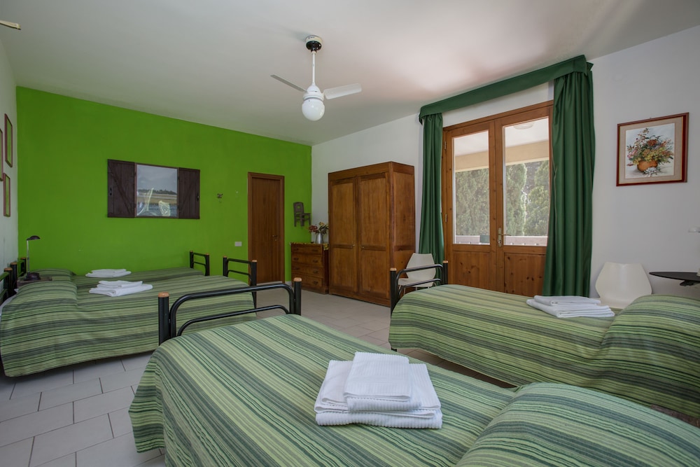 Quadruple Room photo 2