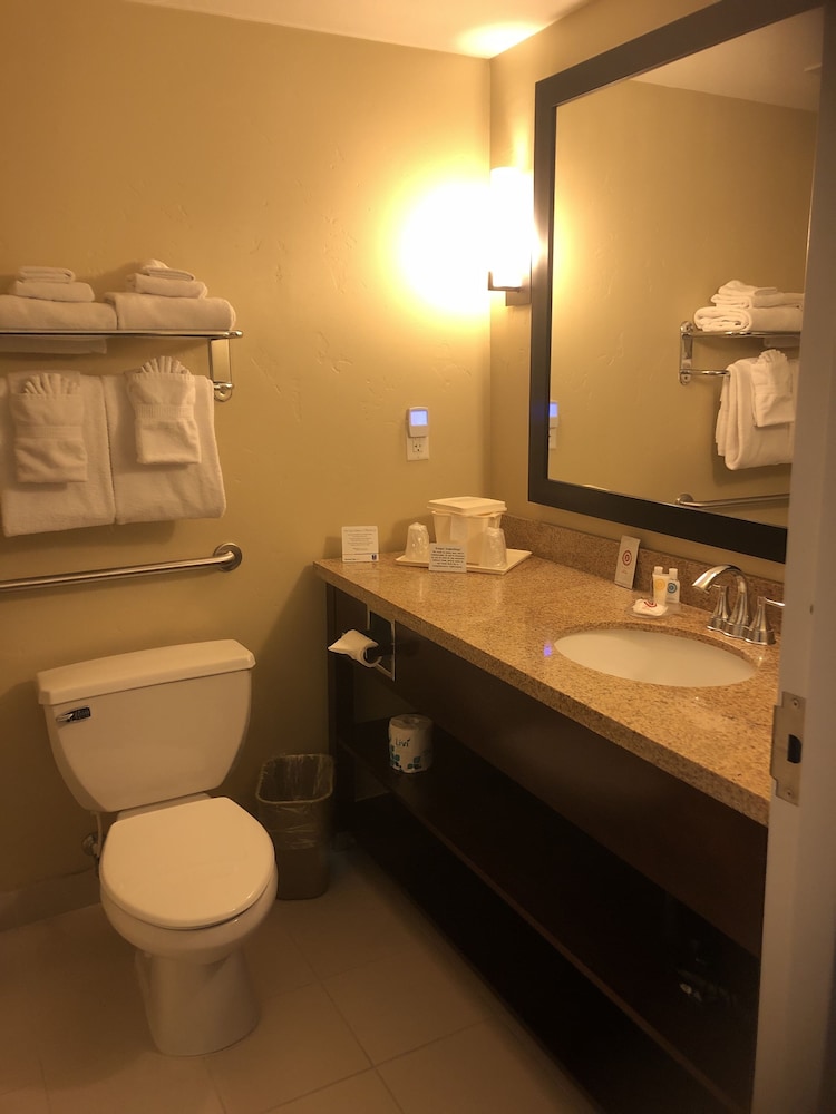 Suite, Multiple Beds, Accessible, Non Smoking (Upper floor) - Photo 5