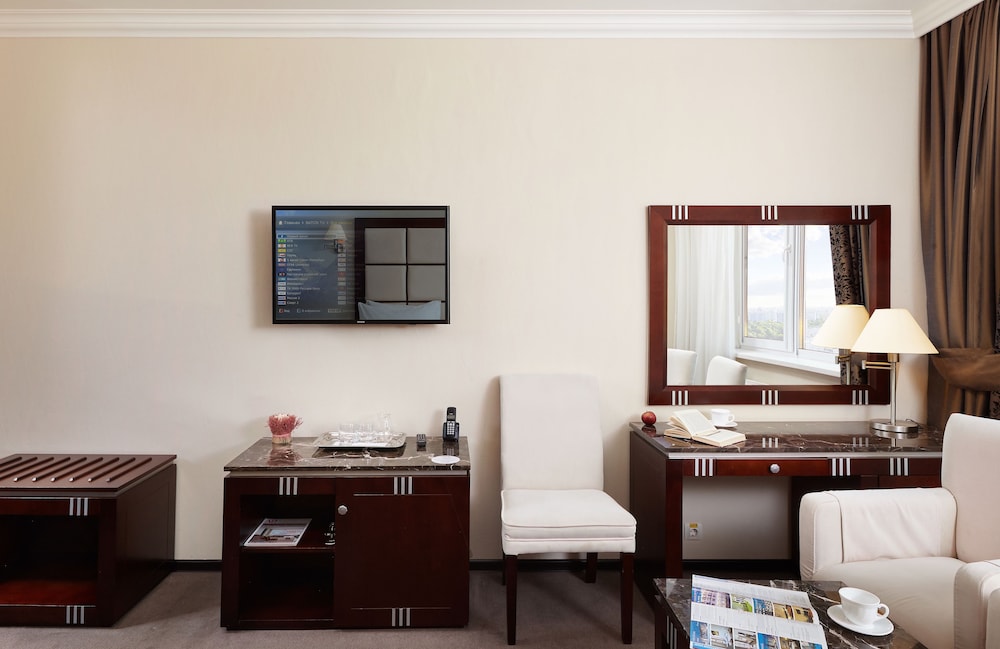 Classic Double Room, 1 King Bed photo 2