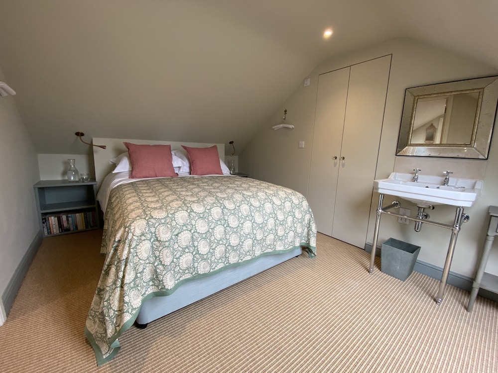 Rectory Farm Barn, Photo 9