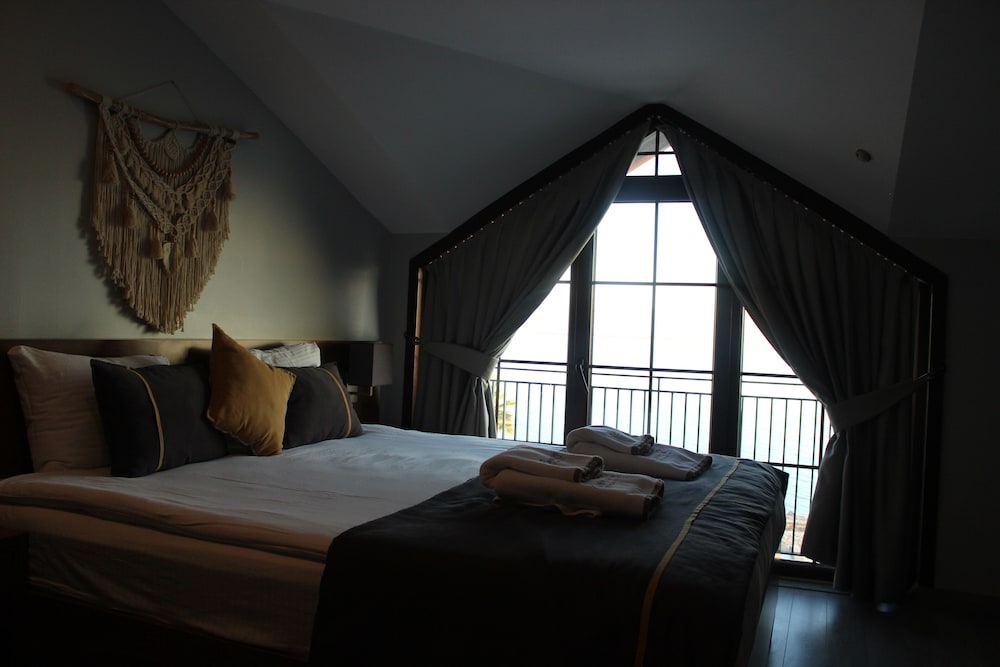 Deluxe Room, Sea View - Photo 2