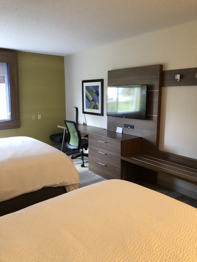 Standard Room, 2 Queen Beds - Photo 1