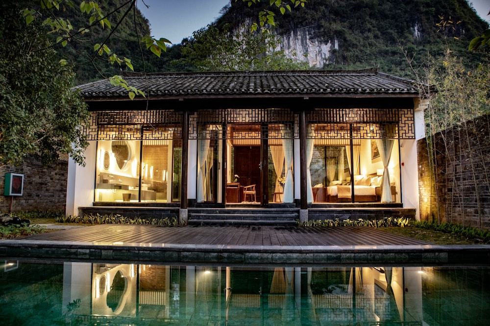 Private Villa King Size Bed photo 2