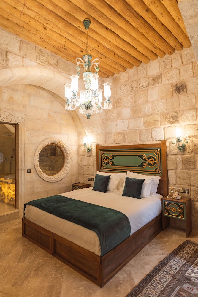 Jakuzili Suite - Photo 32