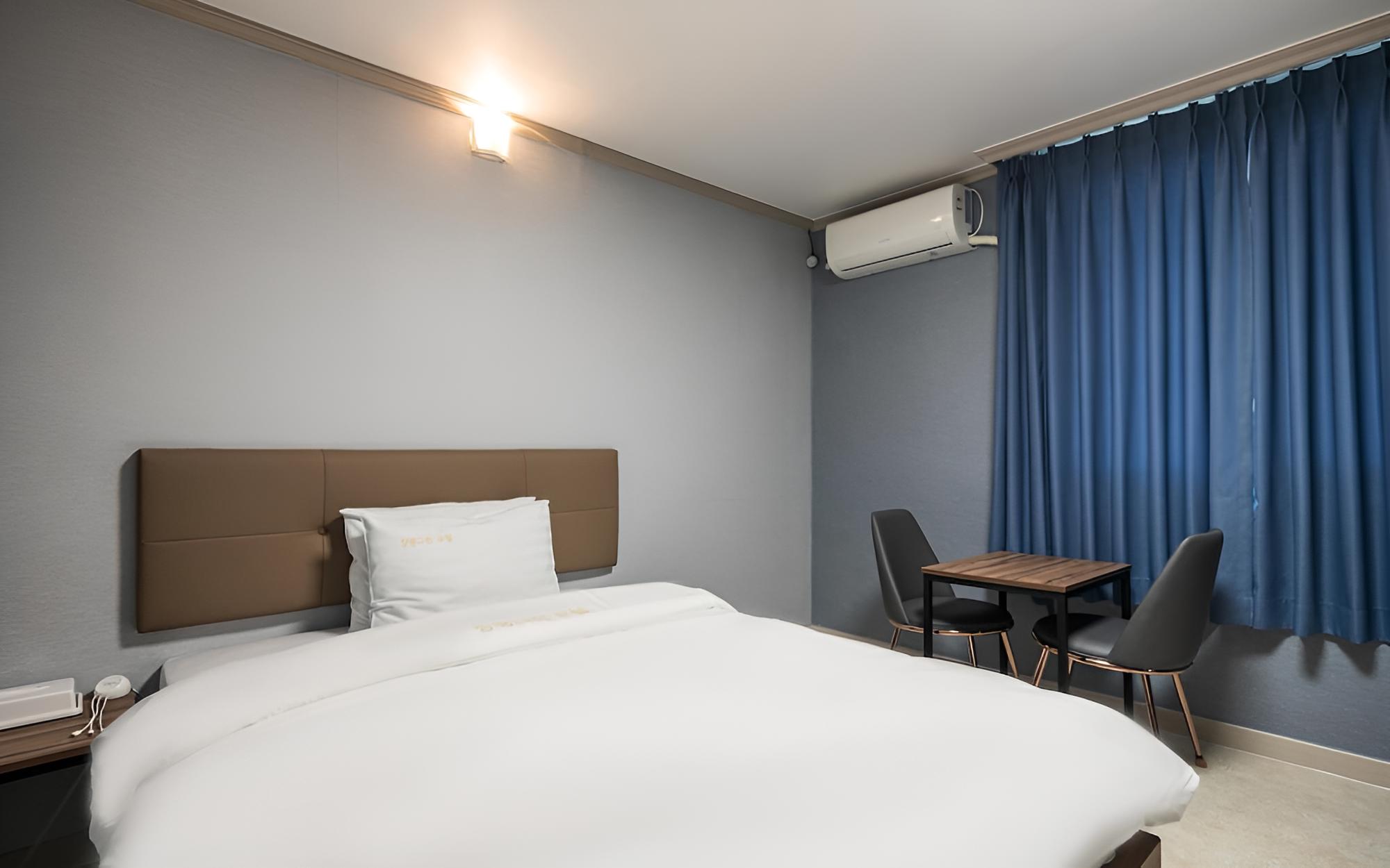 Room (Standard Room) - Photo 2
