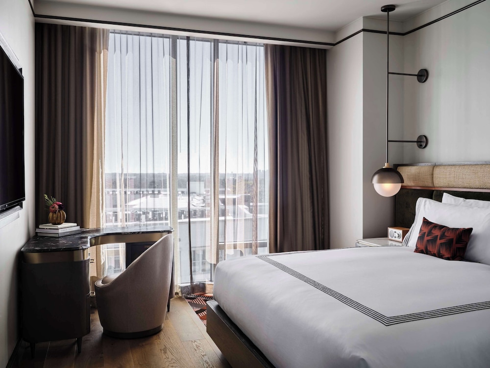 Suite, 1 Bedroom, Balcony, City View - Photo 6