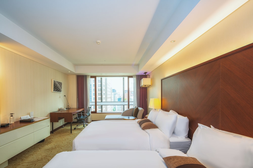 [K-Limousine Ticket 2, Once per stay] Premium Family Twin