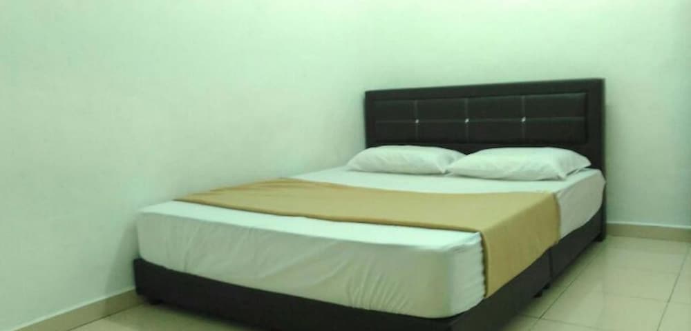 Economy Apartment, 3 Bedrooms, 2 Bathrooms photo 3