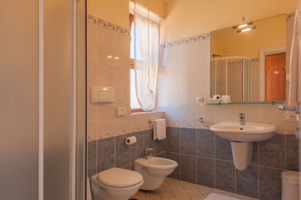Classic Double or Twin Room photo 2