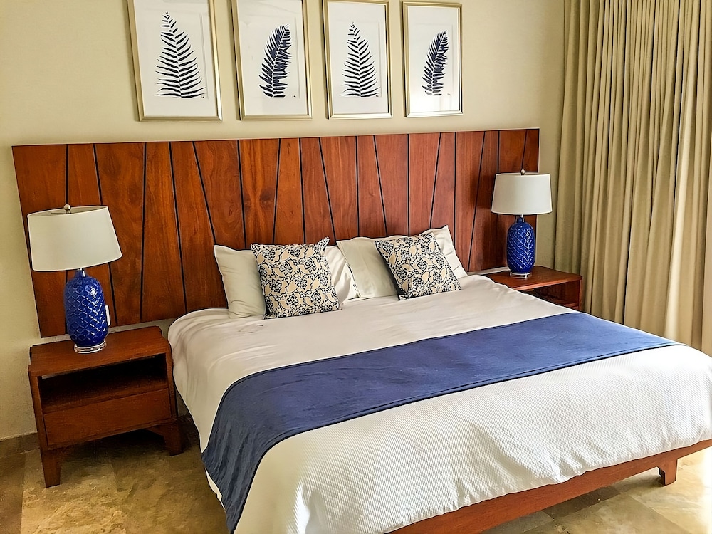 King Junior Suite Ocean Front