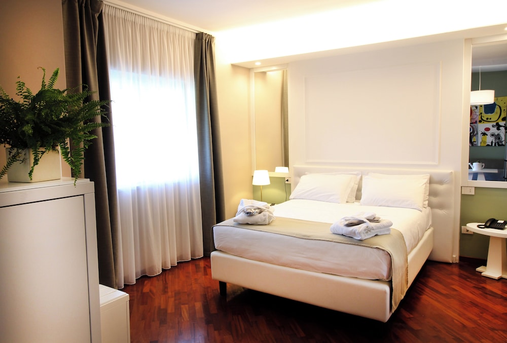 Junior Studio Suite