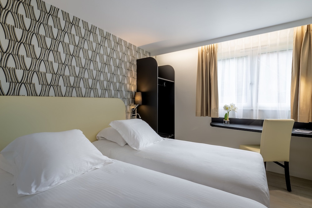 Basic Twin Room, 2 Twin Beds - Photo 1