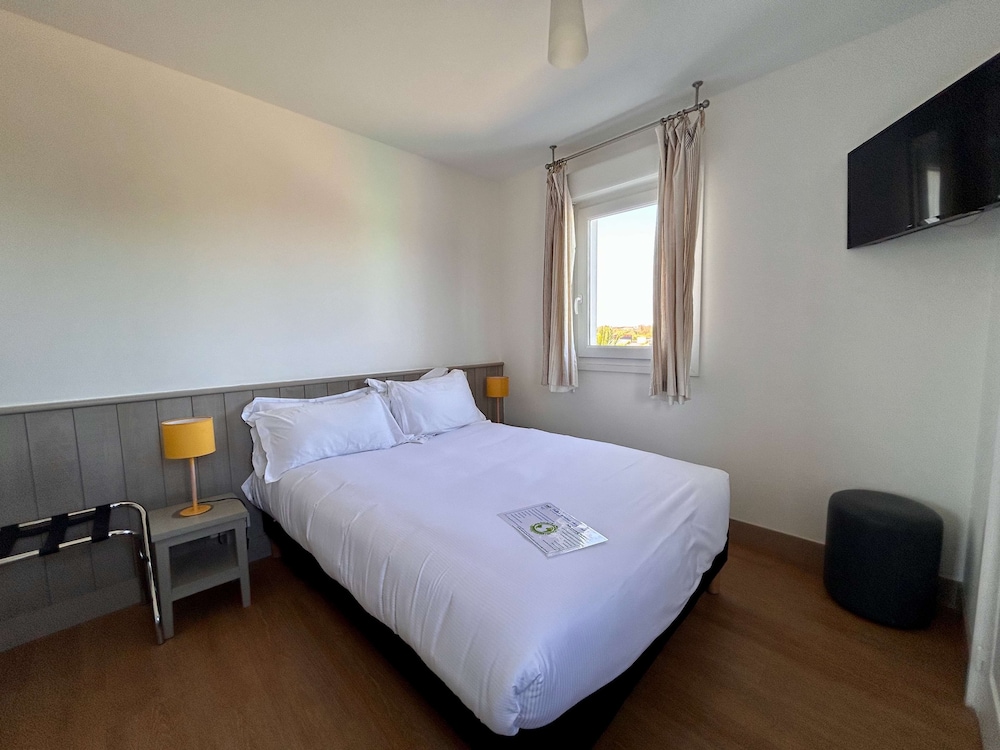 Double Room - Photo 8