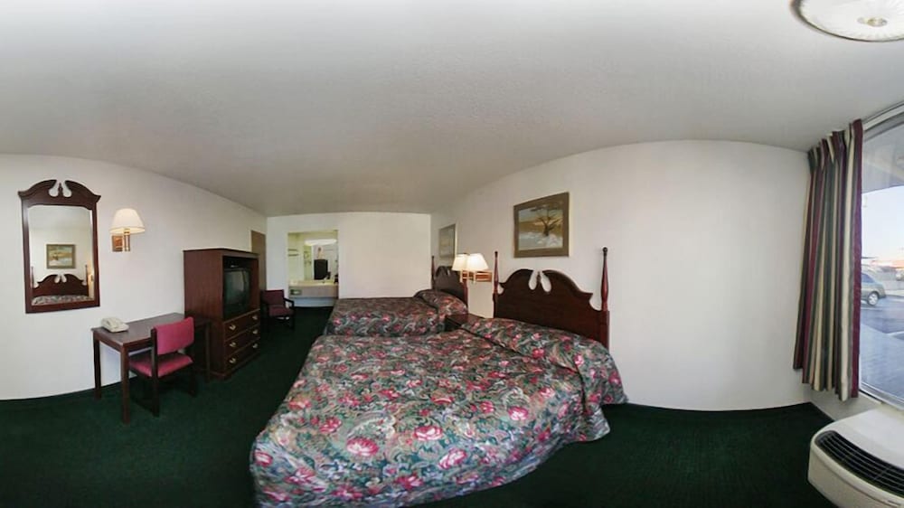 Room, 2 Double Beds, Accessible - Photo 1