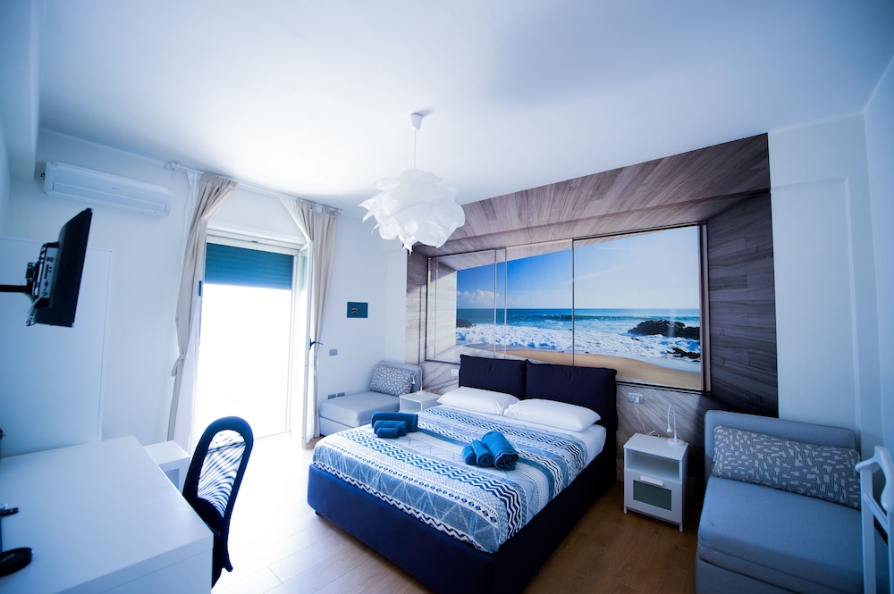 Quadruple Room, Shared Bathroom (External)