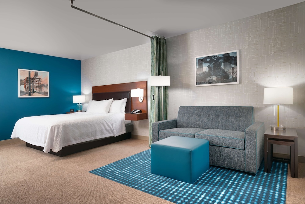 Studio, 1 King Bed, Accessible, Bathtub photo 3