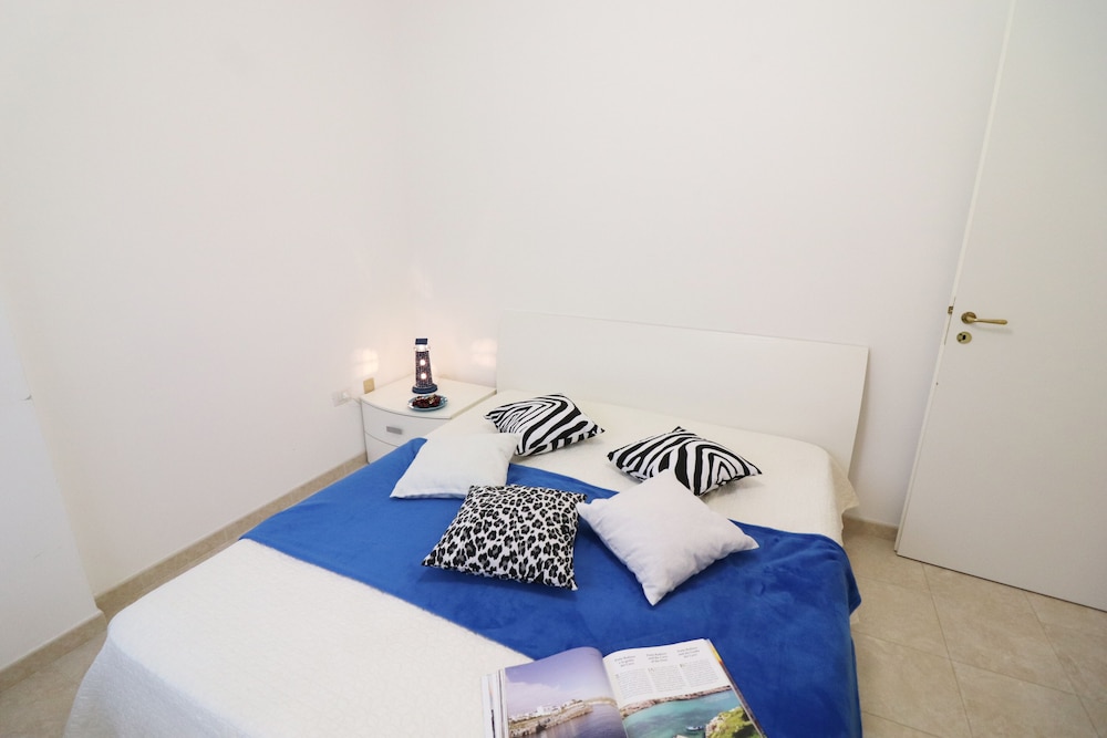 House, 1 Bedroom, Balcony, City View