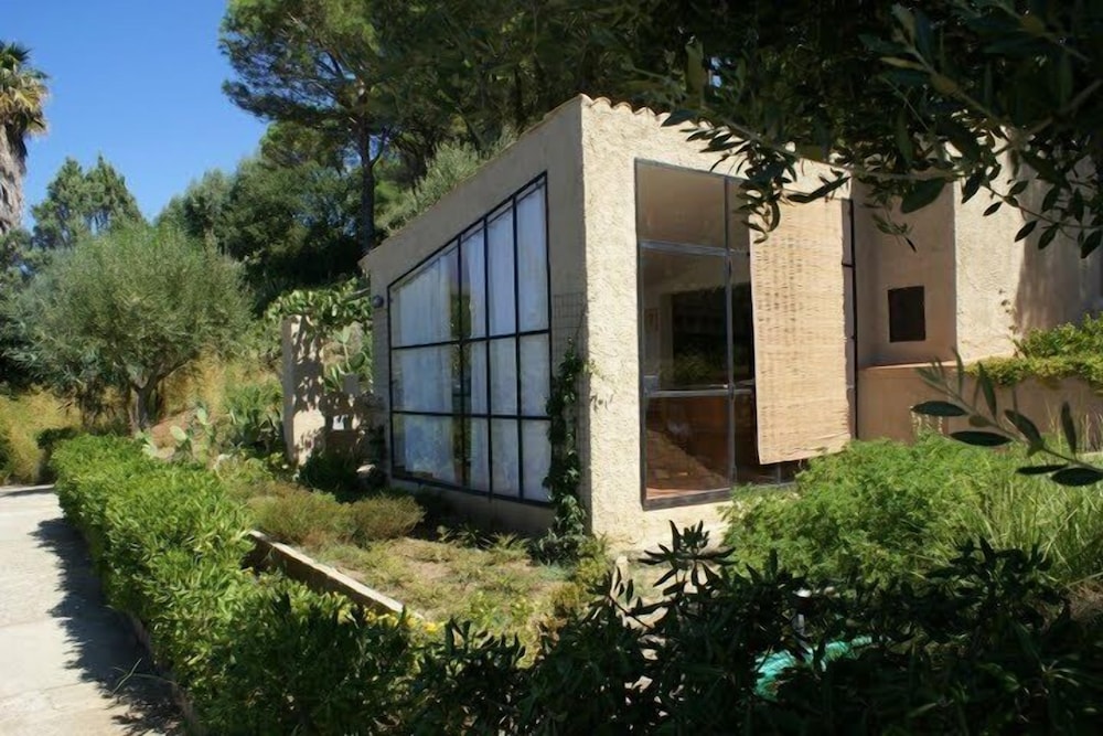 Classic Bungalow, 1 Bedroom, Park View, Ground Floor photo 1