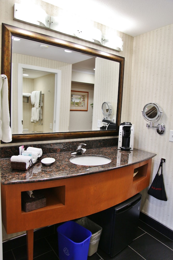 Deluxe Room, 2 Queen Beds, Non Smoking, Refrigerator - Photo 5