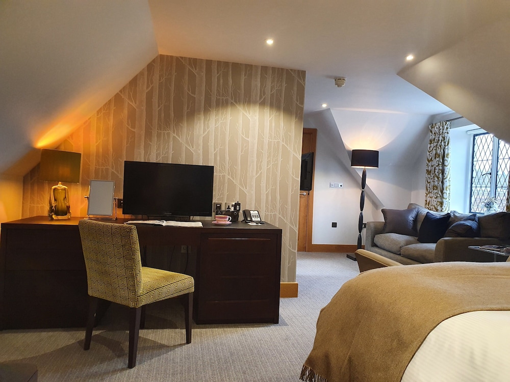 Luxury King Room - Photo 10