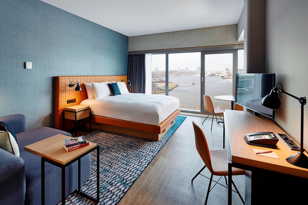 Suite, 1 Queen Bed, Harbor View photo 2