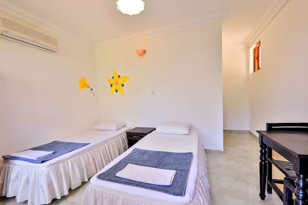 Economy Twin Room, Garden Area photo 2