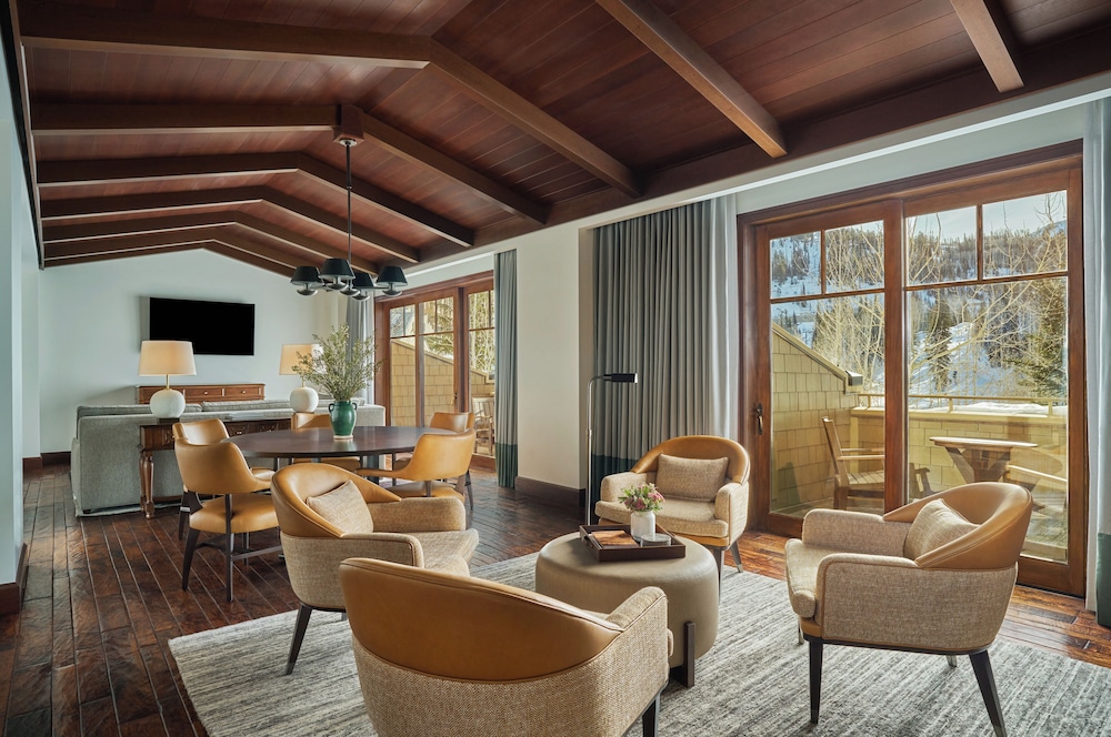Suite, Multiple Beds (Empire Residential)