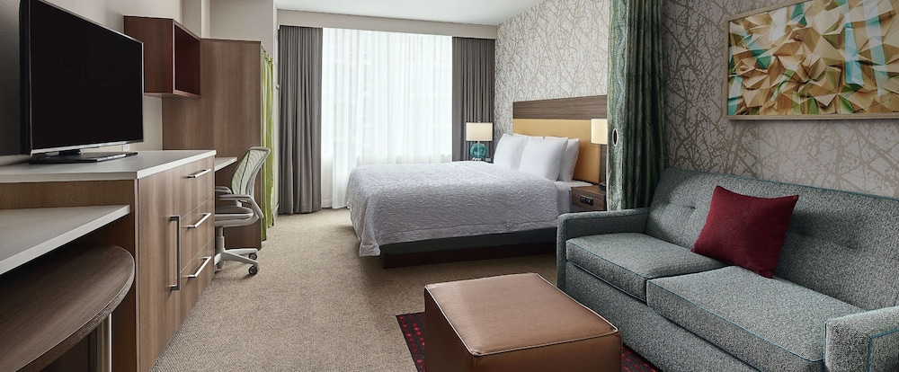 Studio, 1 Queen Bed, Accessible (Roll-in Shower) photo 1