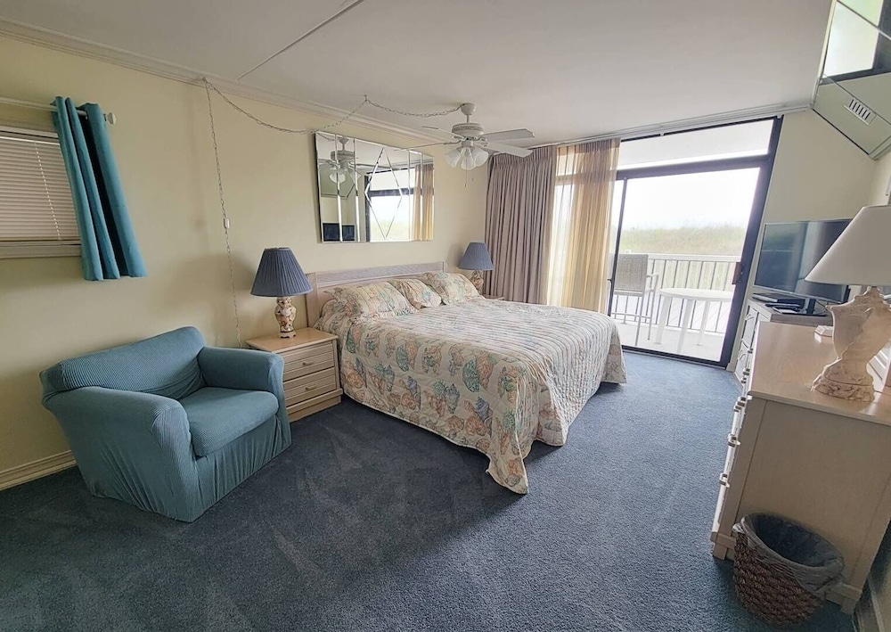 Condo, 3 Bedrooms