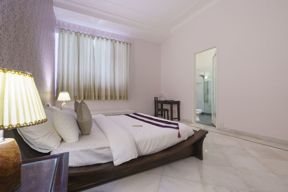 Pearl Room