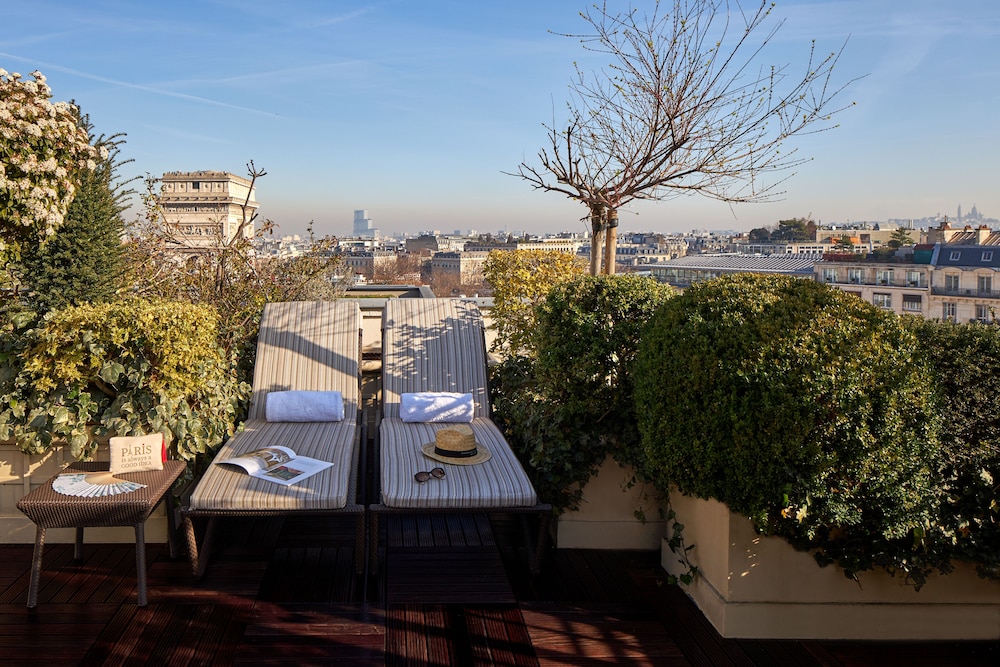 Suite Parisienne Terrasse Tour Eiffel - Arc de Triomphe Suite Parisienne Terrasse Tour Eiffel - Arc de Triomphe