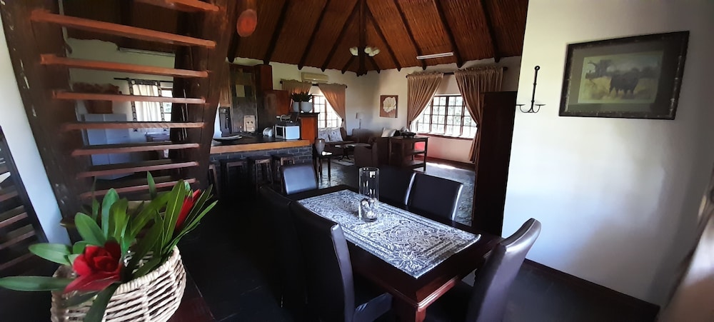 Family House - Photo 13