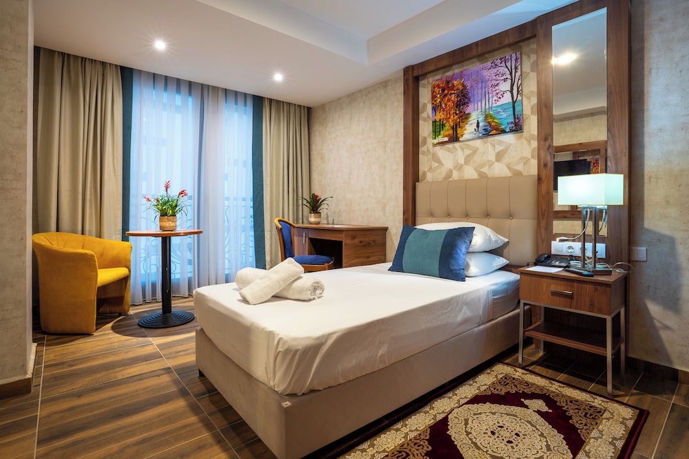 Economy Triple Room