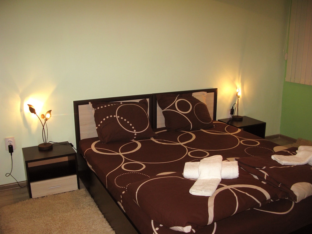 Apartment, 2 Bedrooms, City View, Sea Facing photo 1