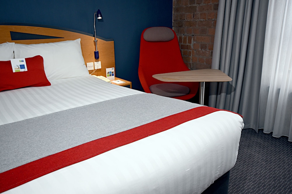 Standard Room (with Free Hot Breakfast) - Photo 2