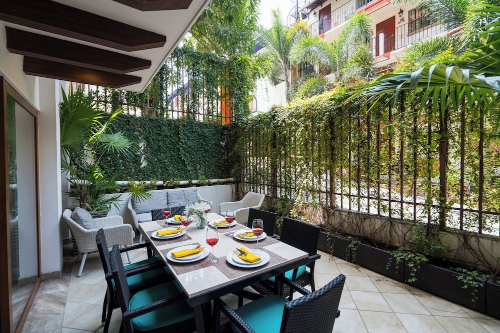 Deluxe Loft, 2 Bedrooms, Street View