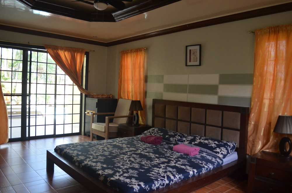 Room, 5 Bedrooms photo 1