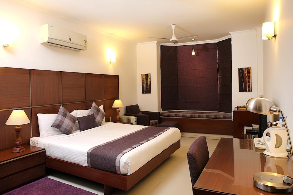 Executive Room, 1 Double Bed, Smoking, Refrigerator photo 3
