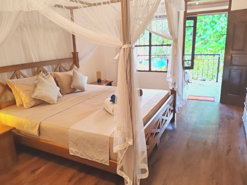 Superior Double Room, Balcony, Garden View