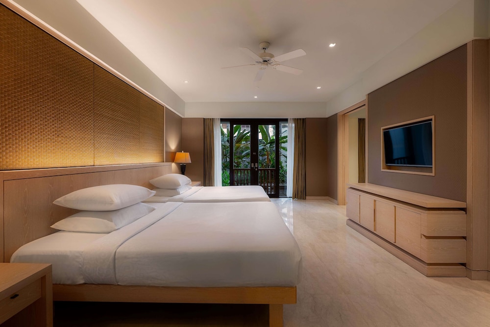 Conrad Suite, 2 Twin Beds - Photo 4